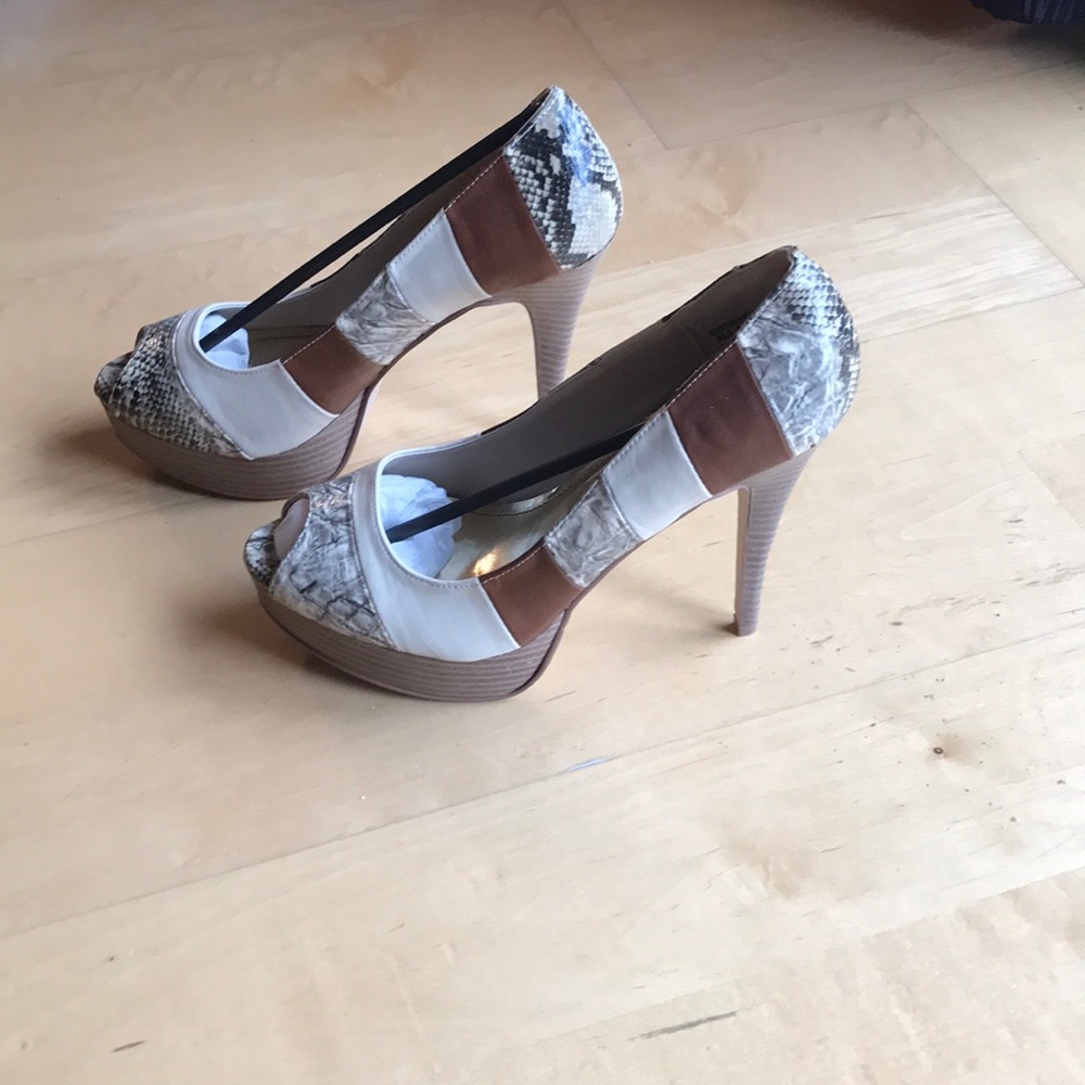 High heels shoes